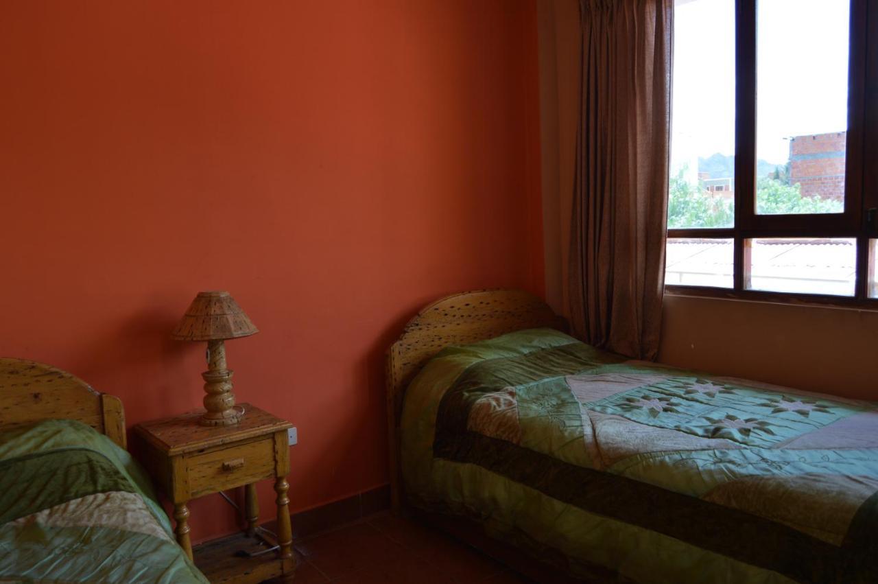 Hostal Coronel Pedro Arraya Tupiza Bagian luar foto