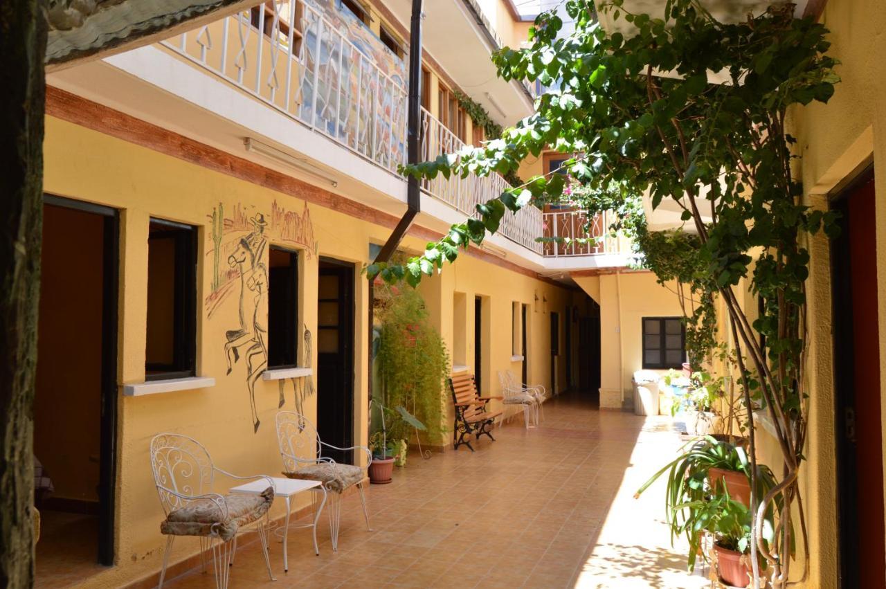Hostal Coronel Pedro Arraya Tupiza Bagian luar foto