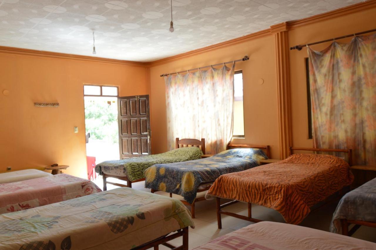 Hostal Coronel Pedro Arraya Tupiza Bagian luar foto